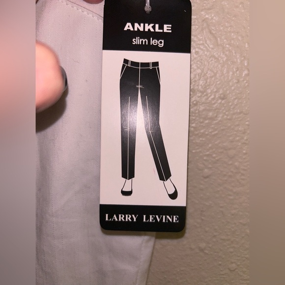 LARRY LEVINE Sz 10 Pants White Ankle Slim Leg NWT flat front (faux pockets) - Picture 4 of 7